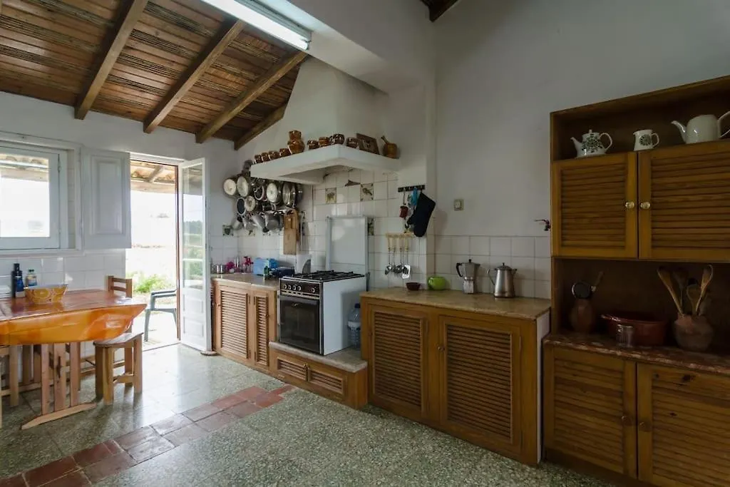 Casa Do Vale Dos Homens Rogil 0*,